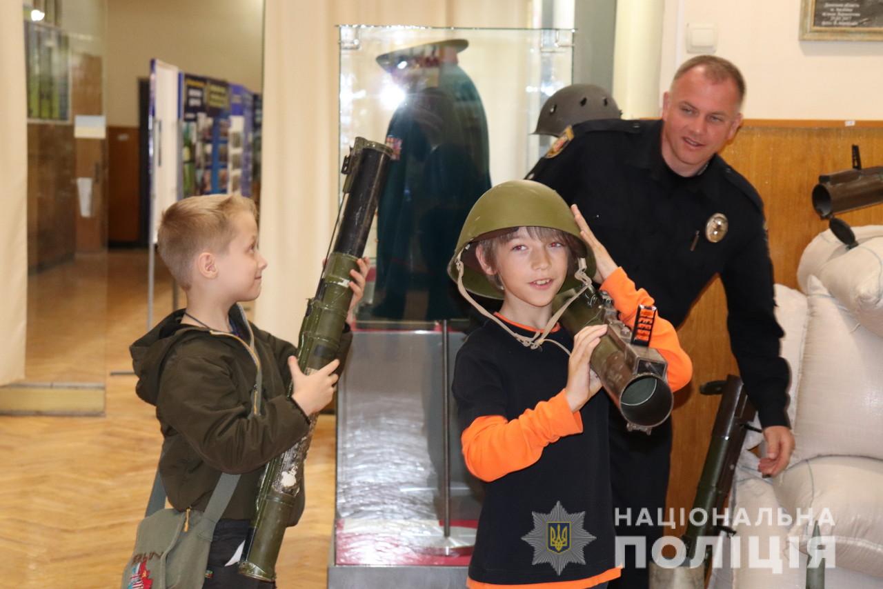 В Ужгороді діти відвідали з екскурсією відомчий музей Нацполіції Закарпаття 