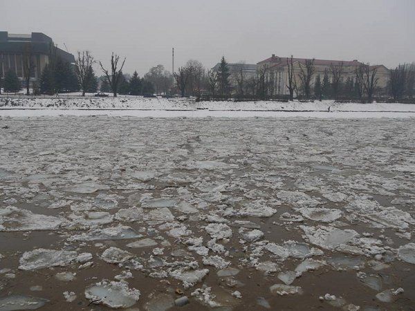 В пределах Ужгорода на реке начался ледоход