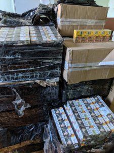 Податкові міліціонери Закарпаття затримали майже 17 тисяч пачок цигарок, з них половина — білоруські