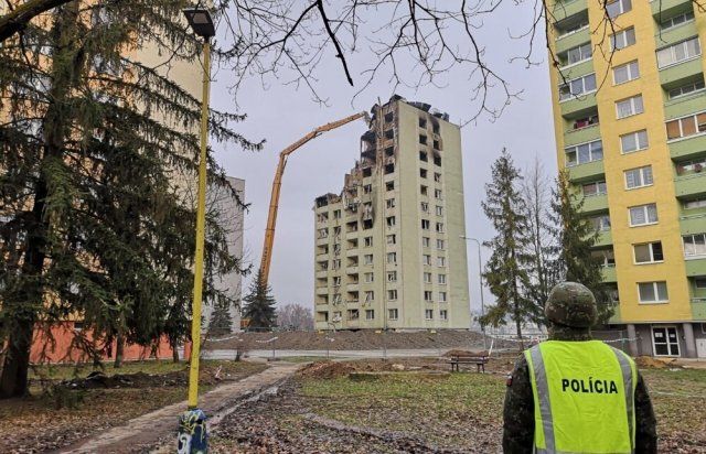 У словацькому Пряшеві на "закарпатській" вулиці зносять багатоповерхівку, яка вибухнула від побутового газу