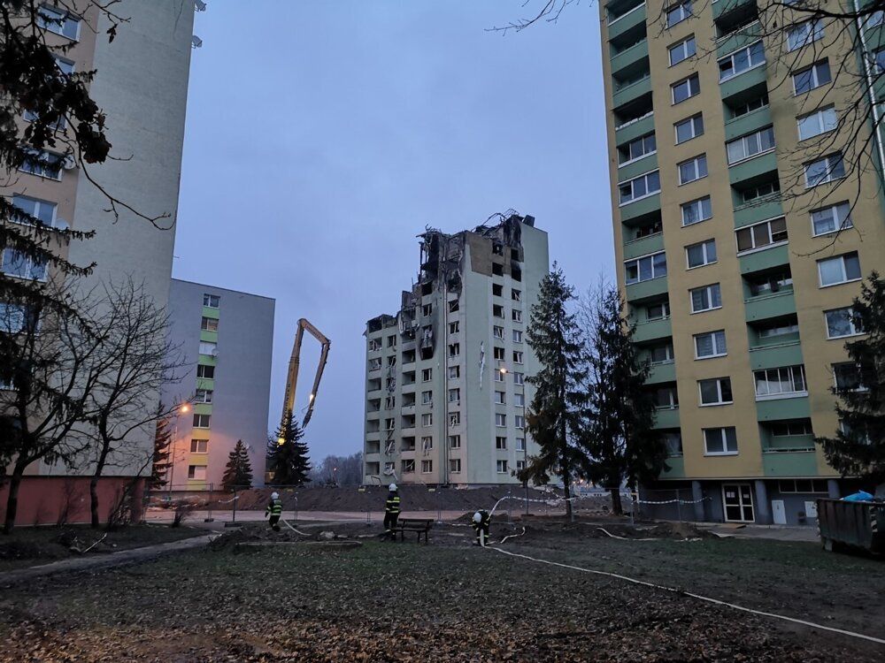 У словацькому Пряшеві на "закарпатській" вулиці зносять багатоповерхівку, яка вибухнула від побутового газу