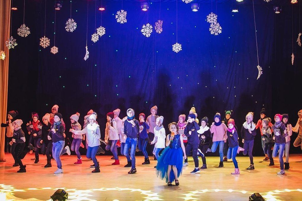 "Свято наближається" в Ужгороді – дитячий новорічний концерт відлунав у ПаДіЮНі