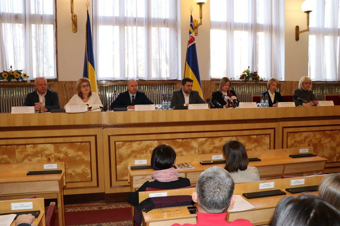 В Ужгороді відбулася нарада з протидії торгівлі людьми та запобігання домашньому насильству