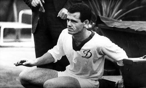 Відомий ще з часів СРСР футболіст і тренер із Закарпаття народився 29 лютого