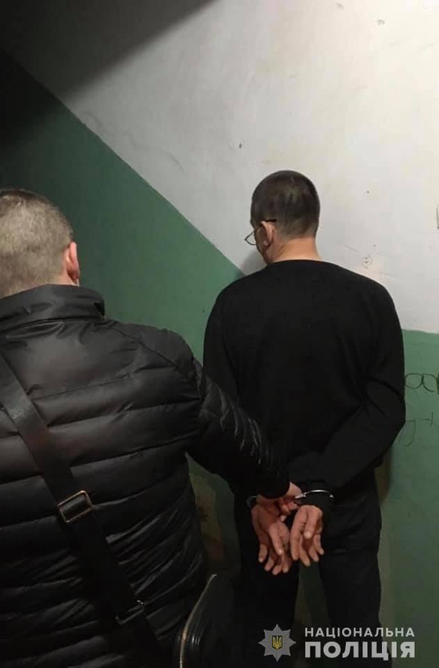 Бігаючі по Ужгороду неадеквати під кайфом і шприци на дитячих майданчиках — затримана банда наркоторговців