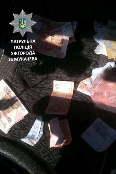 Патрульные вернули мужчине похищенные деньги и документы