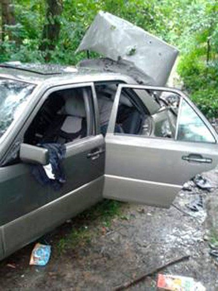 В результате взрыва авто на Львовщине погибли трое людей
