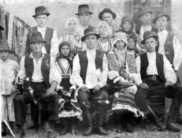 Молодожены из прошлого : Древние обычаи и обряды свадеб в Закарпатье