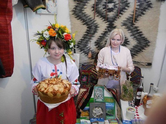 В "Совином гнезде" открыли выставку-ярмарку «Туревроцентр Закарпатья 2016»