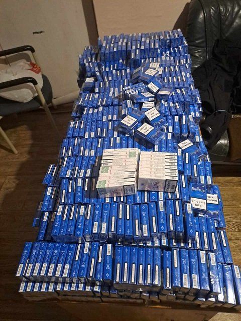 2000 пачек сигарет выпилили болгаркой на границе в Закарпатье 