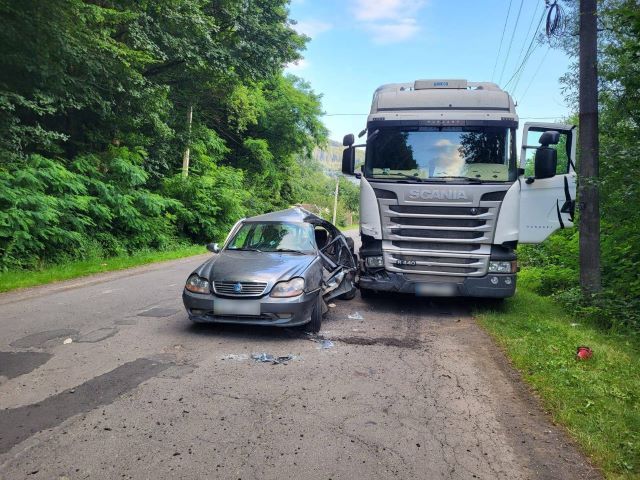 40-летняя водитель погибла в сокрушительной аварии с грузовиком в Закарпатье