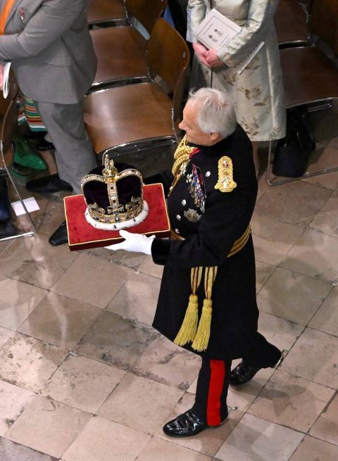 Чарльз III официально коронован на трон Великобритании
