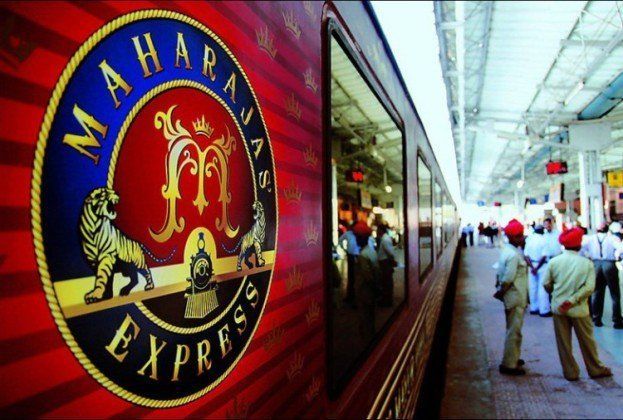 Поезд объезжает за 8 дней всю Индию