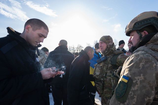 В Украину из плена вернули еще 207 человек 