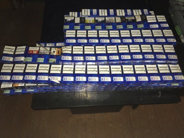 Скрытые табачные изделия марки «L & M», стоимостью 3105 грн.