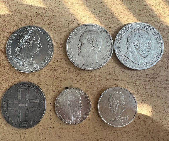 В Закарпатье на границе перехватили коллекцию старинных монет (ФОТО)