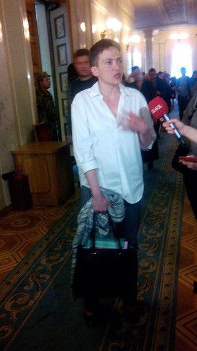 Савченко в новом образе: классика и каблуки