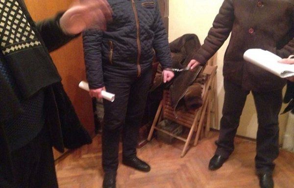 В Мукачево задержаны наркодельцы полицейские