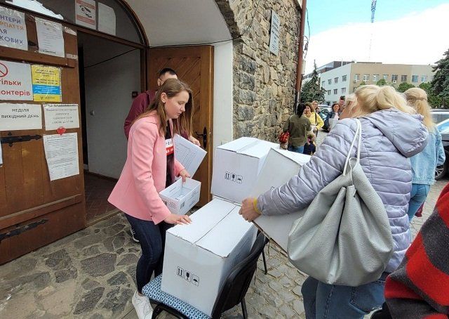 250 наборов помощи раздадут переселенцам сегодня в Ужгороде
