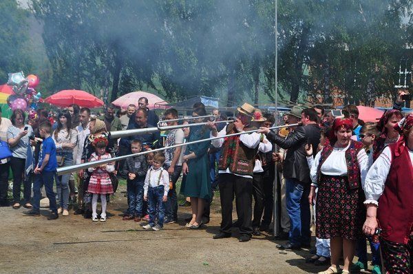 На Закарпатье состоялся праздник "Весенний долинный ход"