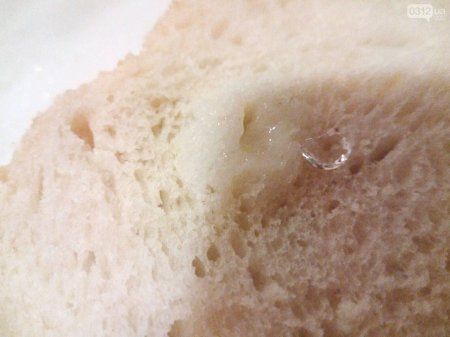 В Ужгороде женщина нашла кусок стекла в буханке хлеба