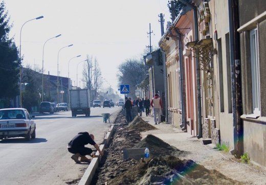 В Ужгороде ремонтируют улицу Гагарина
