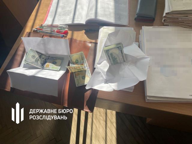 Замглавы врачебной комиссии на Львовщине пыталась съесть взятку