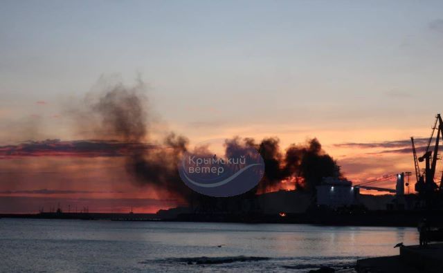ВСУ взорвали десантный корабль «Новочеркасск» в порту Феодосии