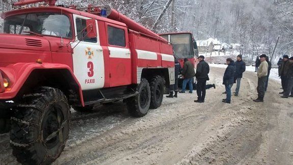 Автобус "Черновцы-Ужгород" вылетел в кювет