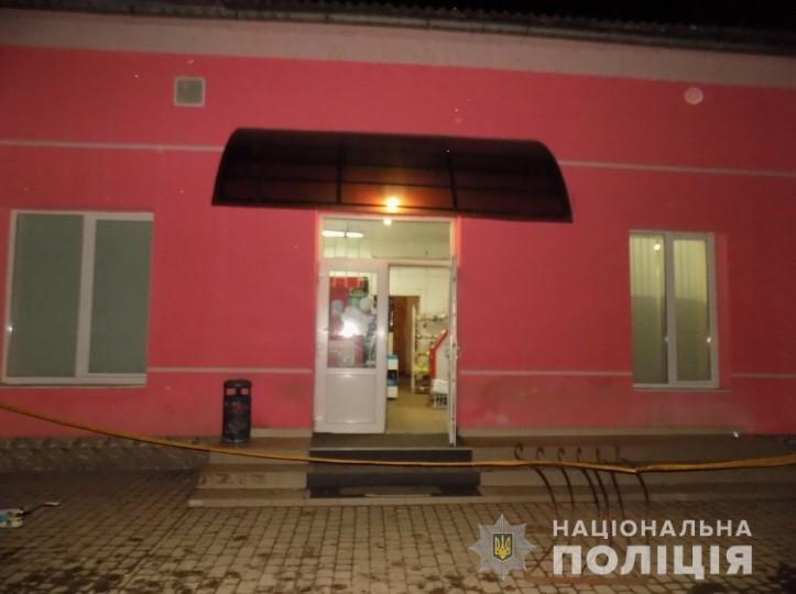 В Закарпатье 20 и 21-летние парни ограбили магазин на 20 тысяч гривен 