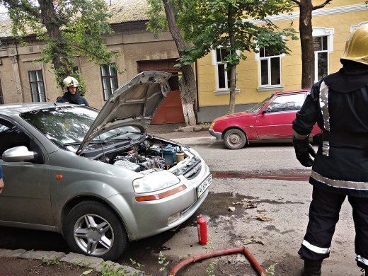 Как спасателям в Закарпатье вовремя удалось спасти автомобиль 