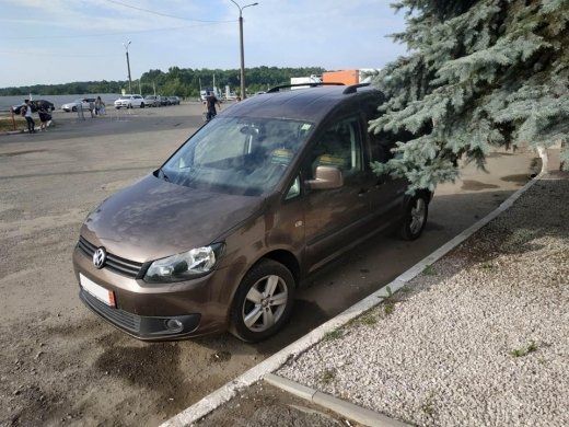 В Закарпатье на границе водителя оставили без новенького автомобиля 