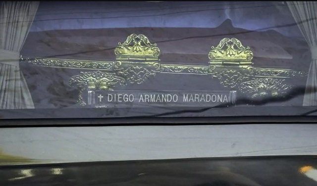 Марадону похоронили без сердца сразу по двум причинам