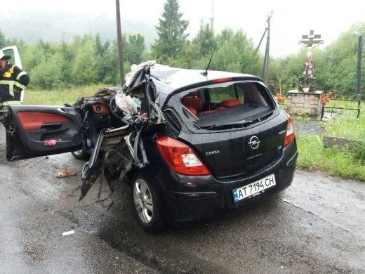 Опубликованы фото с места страшной аварии в Закарпатье
