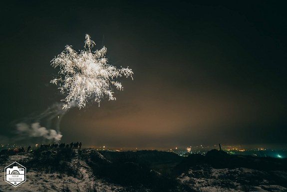 В новогоднюю ночь небо над Ужгородом сыяло фейерверками