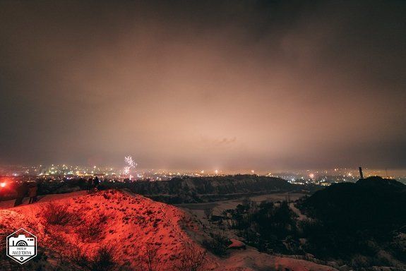 В новогоднюю ночь небо над Ужгородом сыяло фейерверками