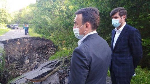Жуткая ситуация в Закарпатье: "Скорая" не могла забрать больного из отрезанного села