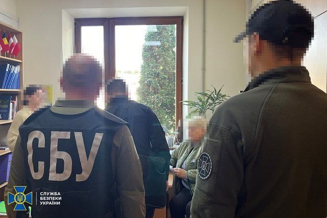  В Ужгороде чиновники горсовета штамповали заграничные "командировки": детали от СБУ