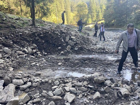 Скандал с наглым засорением реки в Закарпатье набрал оборотов