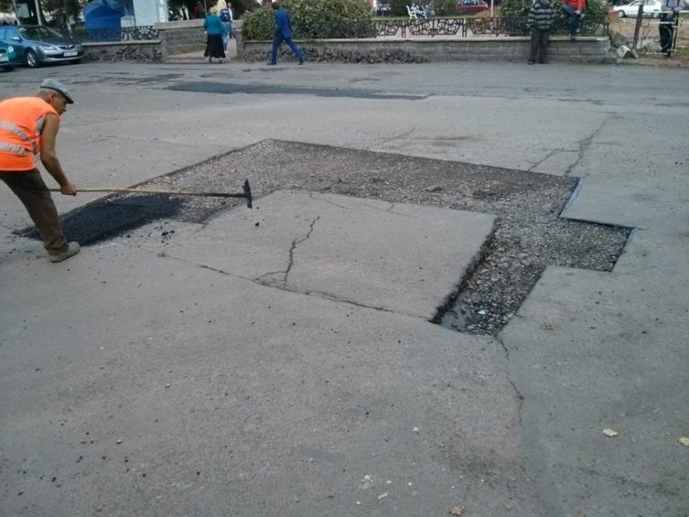 Площа Петефі, як уособлення безгосподарності чинного мера міста Ужгорода