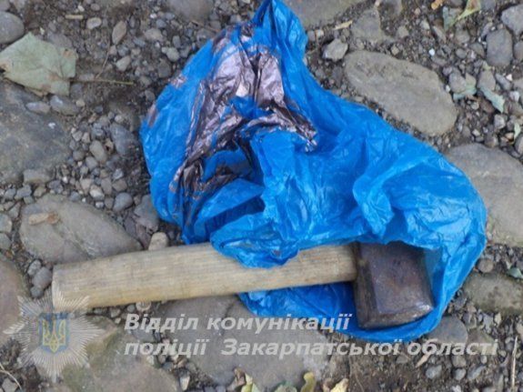 В Хусте вандал повредил мемориал "Героям Карпатской Украины"