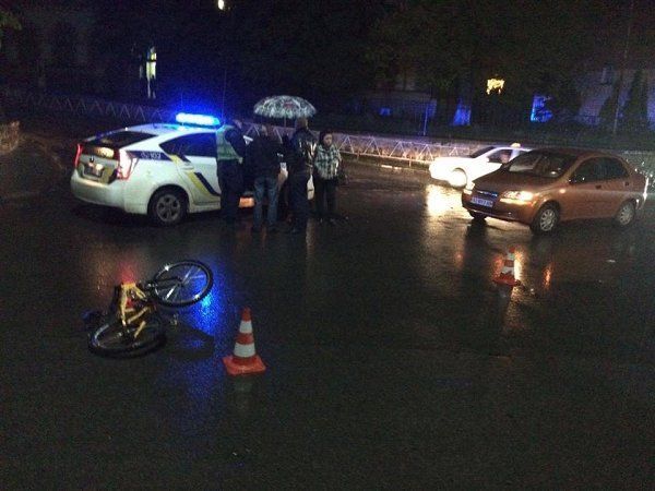В Ужгороде авто сбило мальчика-велосипедиста