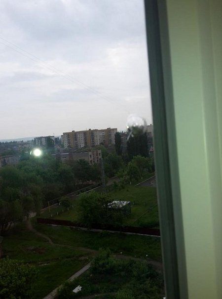 Соцсети сообщают о стрельбе из пневматики в Новом районе Ужгорода