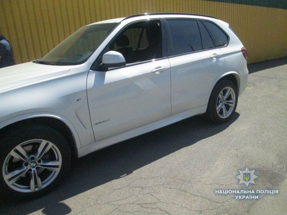 Ужгород. Поліція розшукала викрадений за кордоном BMW X5