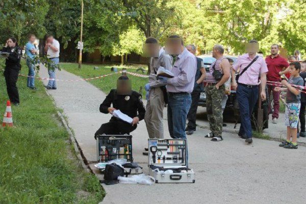 Рискуя жизнью, ужгородский полицейский задержал вооруженного грабителя