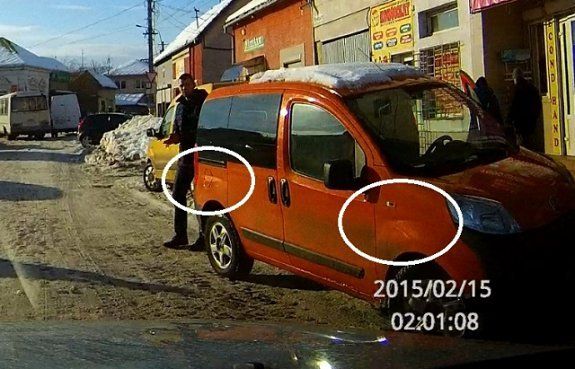 В Мукачево водитель маршрутки протаранил 2 авто и поехал дальше