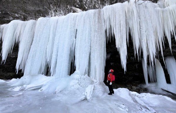 Замерзшие водопады в Словакии сводят с ума своей красотой