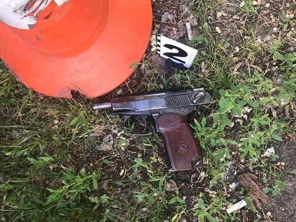 Стрельба на Подоле, двое мужчин получили огнестрельные ранения