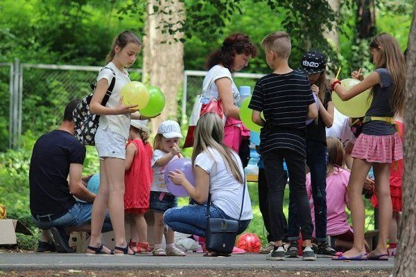 «Город счастливых детей» собрал ужгородцев в парке "Под замком"