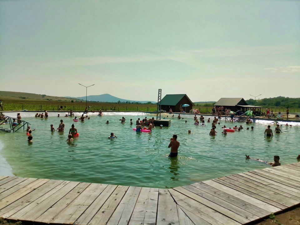 Недалеко от Мукачево есть соленое озеро, которое ничем не уступает Солотвино 